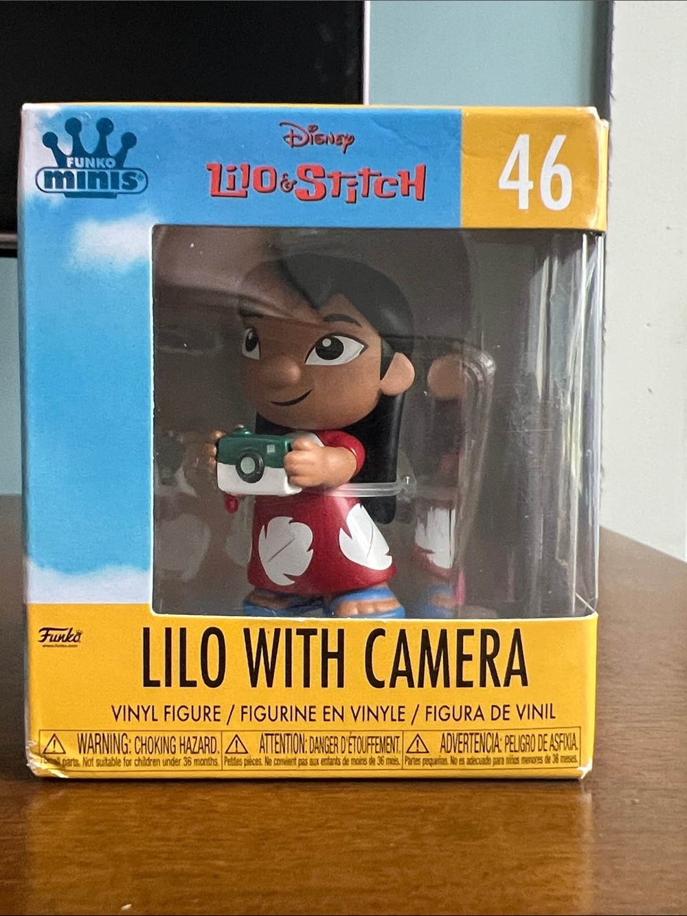Lilo Vinyl Figure holding Green Camera